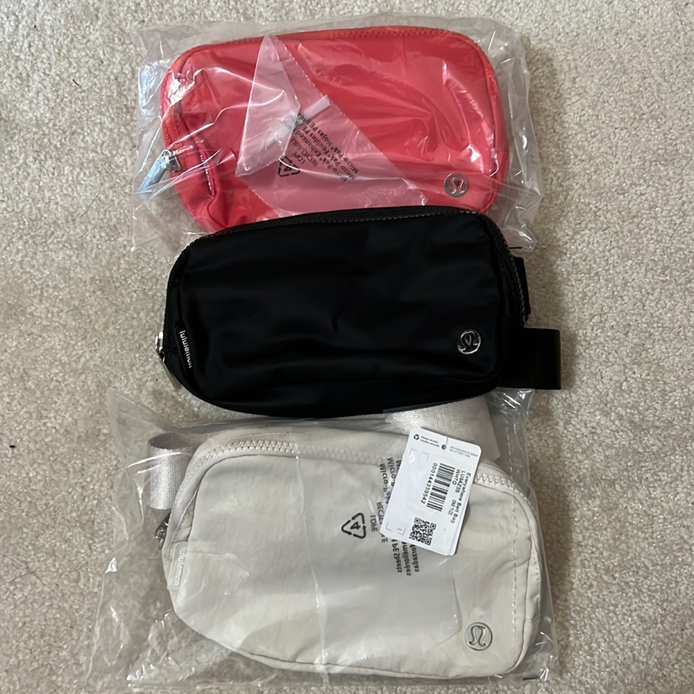 Lululemon Everywhere Belt Bag